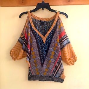 Wet Seal Top size XS open shoulder